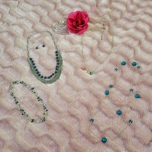 🔴3 x $25   Variety of Necklaces